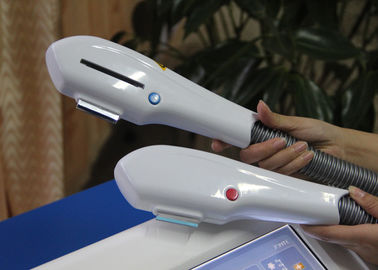 O dispositivo do IPL do salão de beleza OPTA a remoção do cabelo para os poros ampliados psiquiatra/elevador e aperta o peito