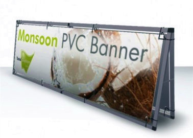 Bandeiras exteriores feitas sob encomenda do vinil do PVC para a feira profissional e a exposição/bandeira do quadro