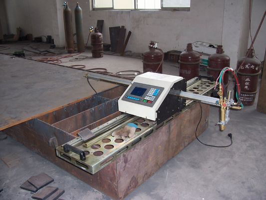 Máquina de corte portátil da chama do CNC, máquina de pólo claro para cortar a placa baixa leve de pólo