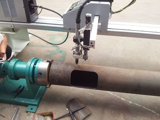 Máquina de corte de portas de postes de luz de 2500 mm, máquina de corte de portas de postes de luz de plasma CNC