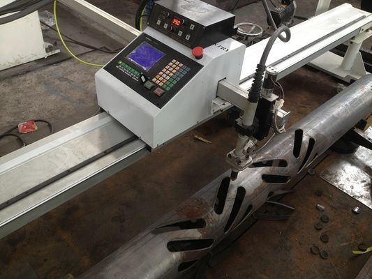 Máquina de corte de portas de postes de luz de 2500 mm, máquina de corte de portas de postes de luz de plasma CNC