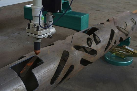 Máquina de corte de portas de postes de luz de 2500 mm, máquina de corte de portas de postes de luz de plasma CNC