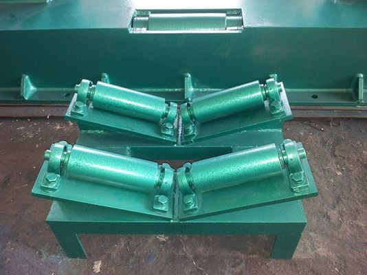 pólo claro grande de 1000mm próximo e que endireita a máquina para a torre da transmissão