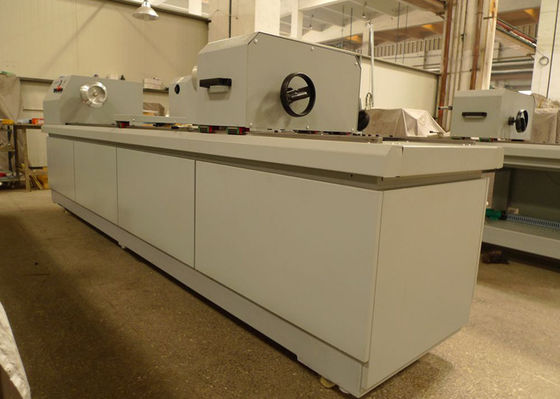 Repetição giratória da tela do gravador 640mm do laser de matéria têxtil, máquina de gravura UV azul