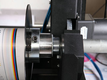 A impressora solvente 77802L do grande formato de 4 cores dobra tomado partido para a bandeira do cabo flexível
