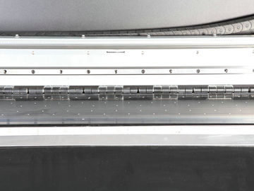 A impressora solvente 77802L do grande formato de 4 cores dobra tomado partido para a bandeira do cabo flexível